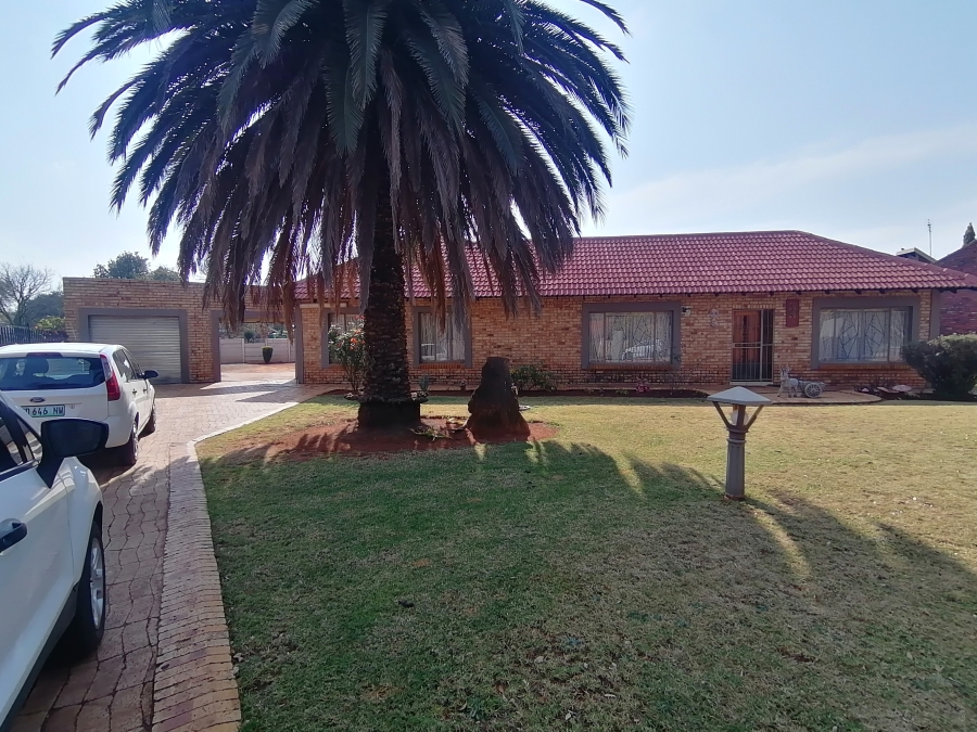 4 Bedroom Property for Sale in Stilfontein Ext 4 North West
